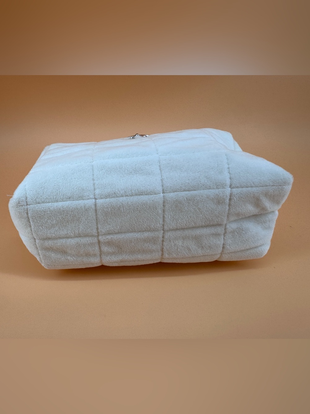Wild Fable Target Quilted Bow Makeup Bag White - Picture 7 of 13